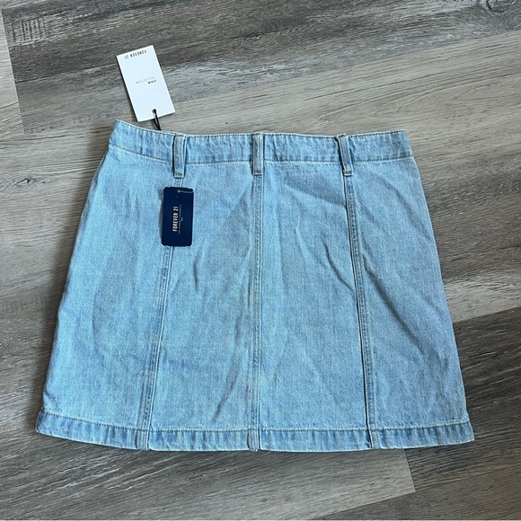 NWT Forever 21 button up denim skirt - Picture 4 of 4